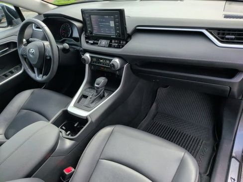 Used 2022 Toyota RAV4 XLE Premium FWD image 18