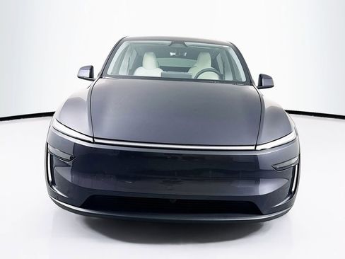 Used 2026 Tesla Model Y Long Range AWD/4WD image 2