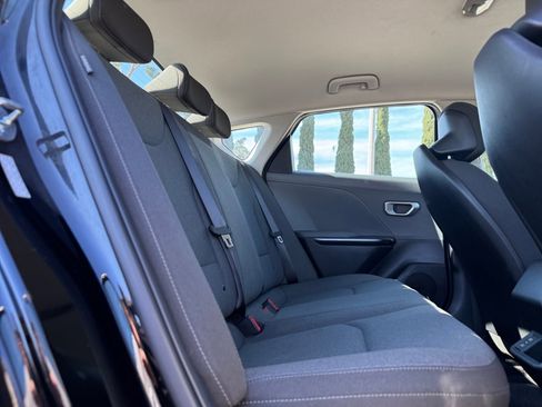 Used 2025 Kia K4 LXS image 18