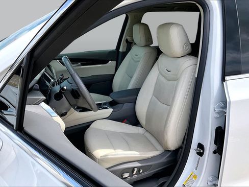 Used 2020 Cadillac XT6 Premium Luxury FWD image 8