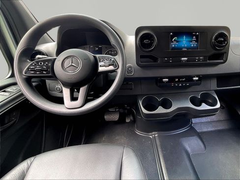 Used 2024 Mercedes-Benz Sprinter 3500 image 8