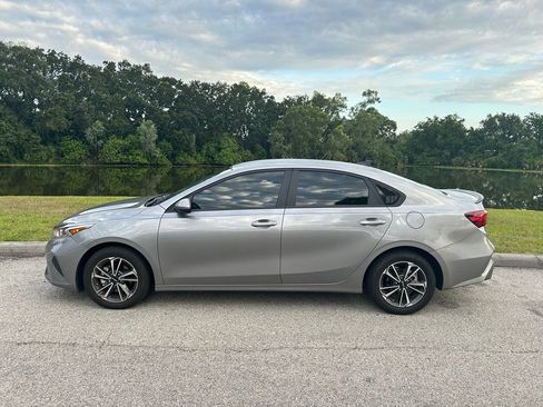 Used 2024 Kia Forte LXS FWD image 3