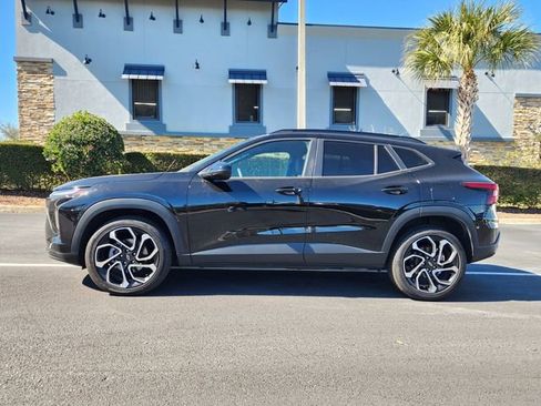 Used 2024 Chevrolet Trax RS w/ Sunroof Package image 3