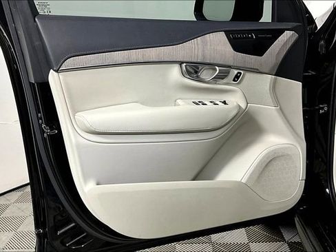 Used 2023 Volvo XC90 B6 Ultimate w/ Protection Package Premier image 23