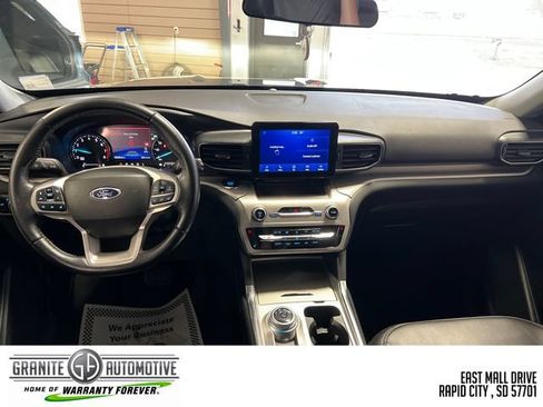 Used 2023 Ford Explorer XLT w/ Equipment Group 202A AWD/4WD image 12
