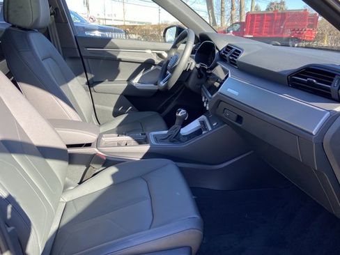 Certified 2025 Audi Q3 2.0T Premium w/ Convenience Package image 25