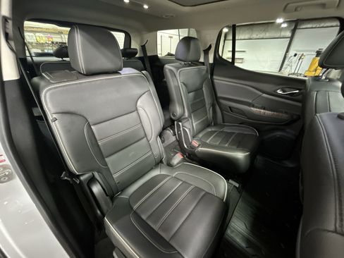 Certified 2021 GMC Acadia Denali w/ Denali Ultimate Package image 29