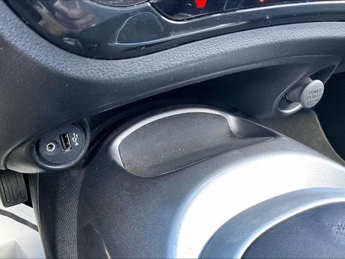 Used 2012 Nissan Juke SV image 17