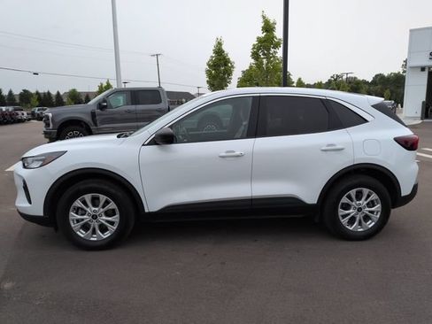 Used 2024 Ford Escape Active AWD/4WD image 2