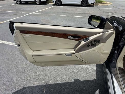Used 2009 Mercedes-Benz SL 550 image 13