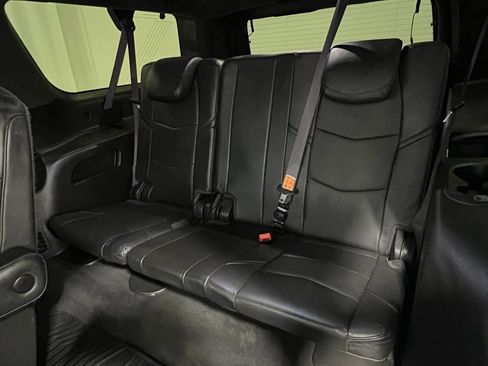 Used 2016 Cadillac Escalade ESV Platinum AWD/4WD image 36