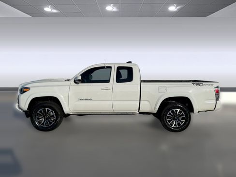 Certified 2022 Toyota Tacoma TRD Sport w/ Technology Package image 2