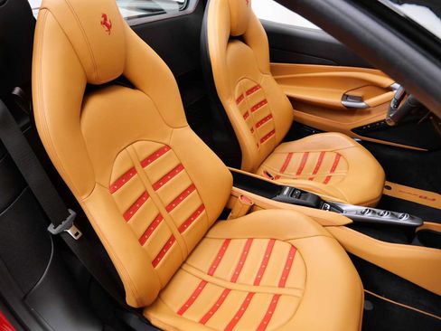 Certified 2021 Ferrari F8 Tributo RWD image 15
