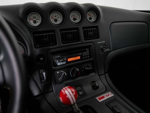Used 2002 Dodge Viper GTS RWD image 19