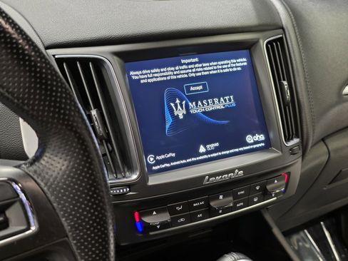 Used 2018 Maserati Levante GranSport image 26