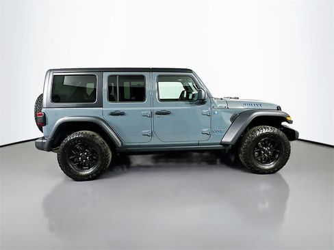 Used 2024 Jeep Wrangler Unlimited image 7
