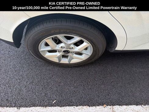 Certified 2025 Kia Soul LX w/ LX Technology Package FWD image 13