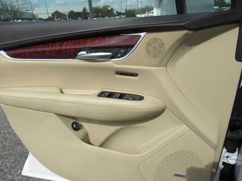 Used 2019 Cadillac XT5 Luxury image 19