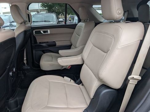 Used 2020 Ford Explorer XLT w/ Equipment Group 202A image 26