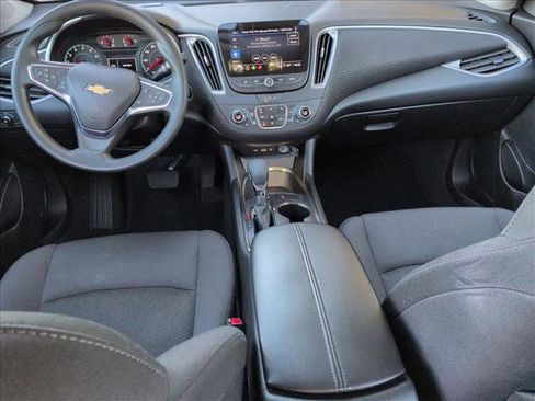 Used 2025 Chevrolet Malibu LT image 17