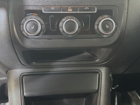 Used 2010 Volkswagen Tiguan S FWD image 22