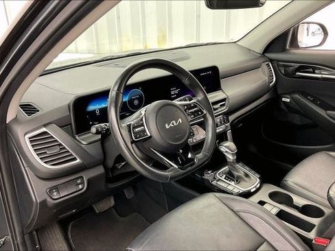 Used 2024 Kia Seltos SX w/ SX Sunroof Package AWD/4WD image 17
