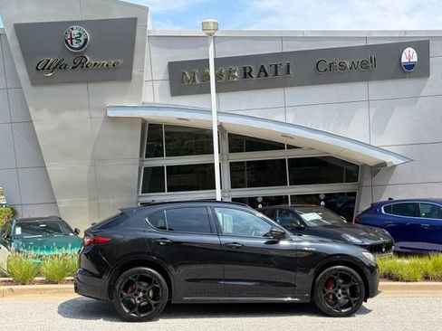 Used 2023 Alfa Romeo Stelvio Veloce AWD/4WD image 3