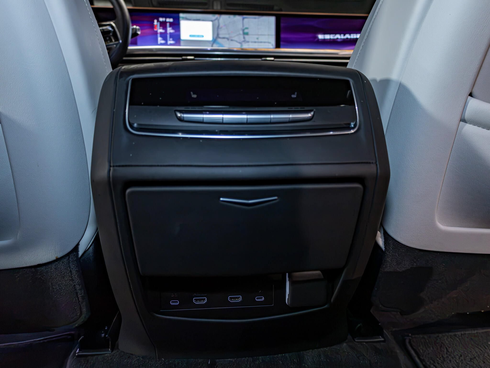 Used 2025 Cadillac Escalade Sport Platinum w/ LPO, Floor Liner Package AWD/4WD image 25