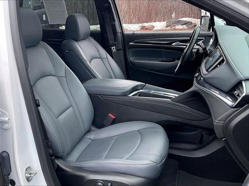 Used 2024 Buick Enclave Essence w/ Experience Buick Package image 10