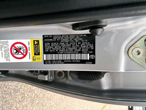 Used 2016 Toyota Camry XLE FWD image 9