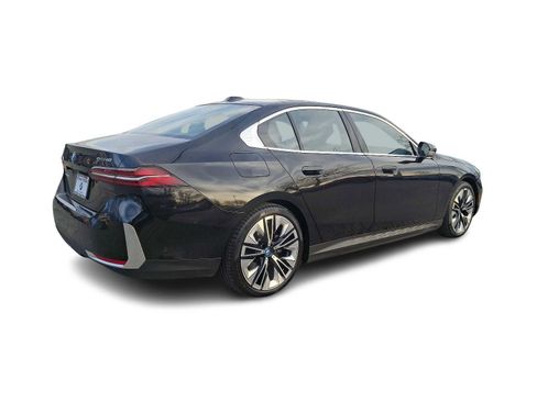 Used 2024 BMW i5 eDrive40i w/ Premium Package RWD image 6
