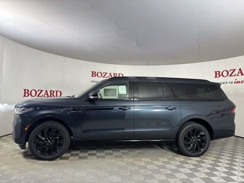 New 2025 Lincoln Navigator L Reserve w/ Jet Appearance Package image 4