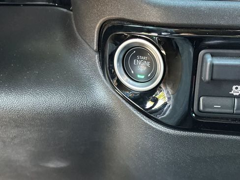 Used 2025 Chevrolet Silverado 1500 LT RWD image 23