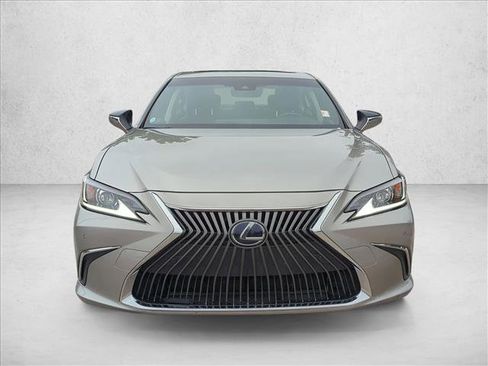 Used 2019 Lexus ES 300h w/ Accessory Package 2 FWD image 2