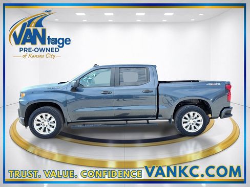 Used 2022 Chevrolet Silverado 1500 Custom w/ Safety Confidence Package AWD/4WD image 10