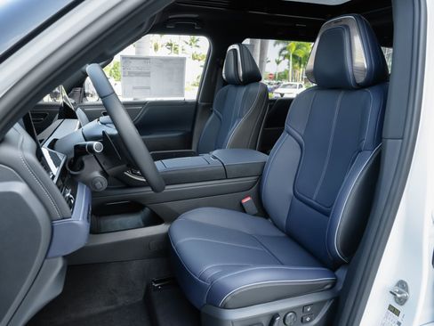 New 2026 INFINITI QX80 4WD w/ Sport Exterior Package image 8