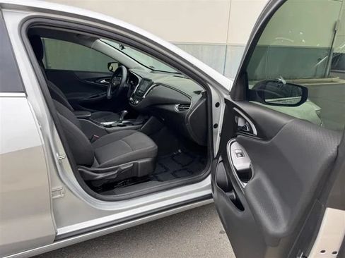 Used 2018 Chevrolet Malibu LT FWD image 39