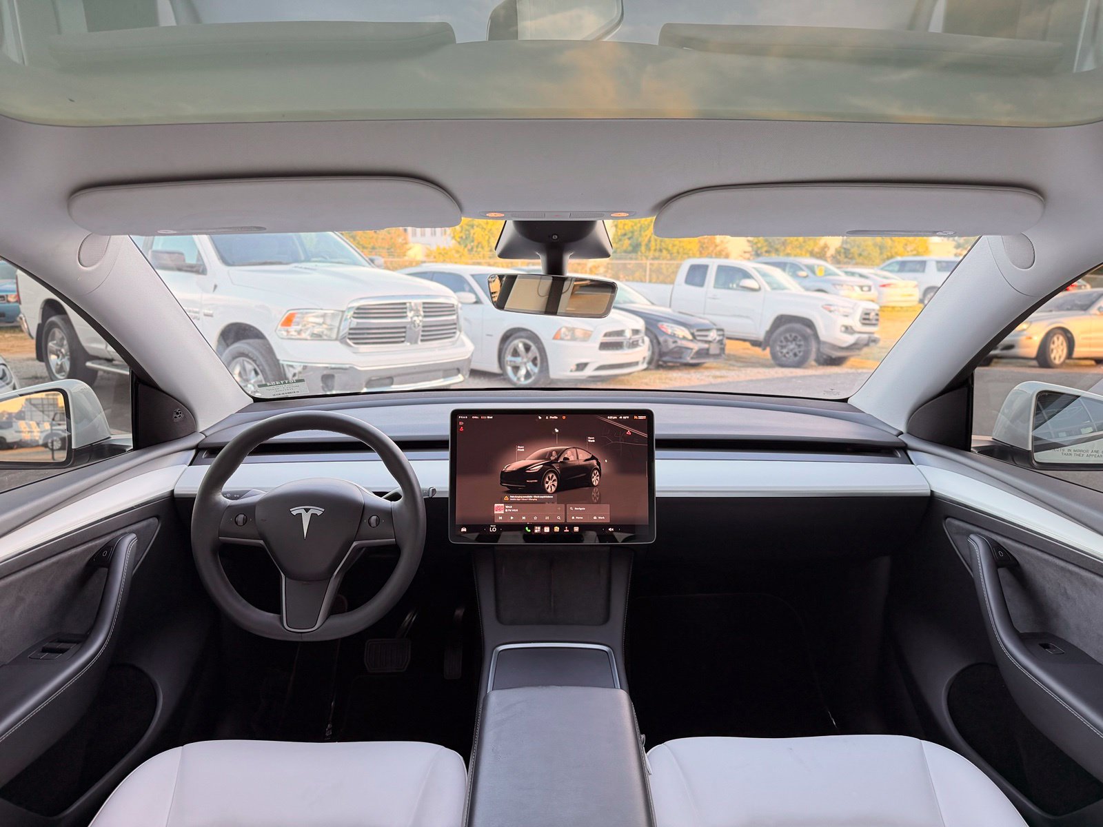 Used 2023 Tesla Model Y Long Range AWD/4WD image 2