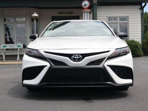 Used 2021 Toyota Camry SE w/ Convenience Package FWD image 8