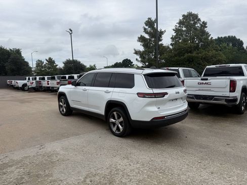 Used 2021 Jeep Grand Cherokee L Limited RWD image 4