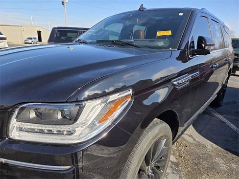 Used 2020 Lincoln Navigator L Reserve w/ Equipment Group 208A Reserve image 10