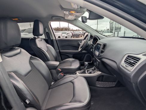 Used 2021 Jeep Compass Latitude w/ Driver Assistance Group image 9