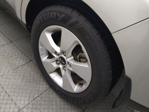 Used 2018 Kia Soul FWD image 31