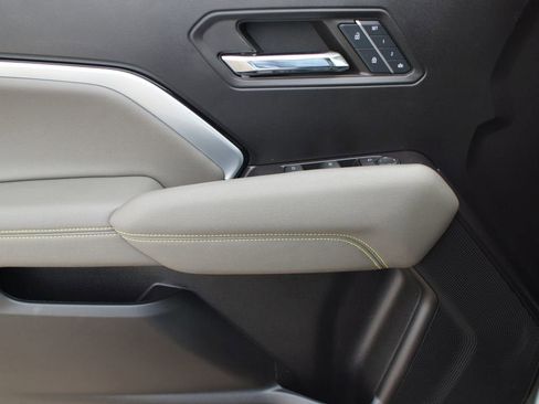 Used 2024 Chevrolet Colorado ZR2 w/ ZR2 Convenience Package III image 29