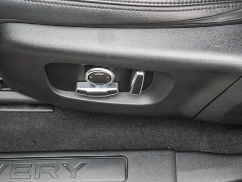 Used 2022 Land Rover Discovery Sport S image 31