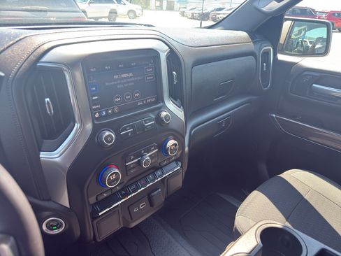 Used 2022 Chevrolet Silverado 1500 RST w/ Z71 Off-Road Package AWD/4WD image 23