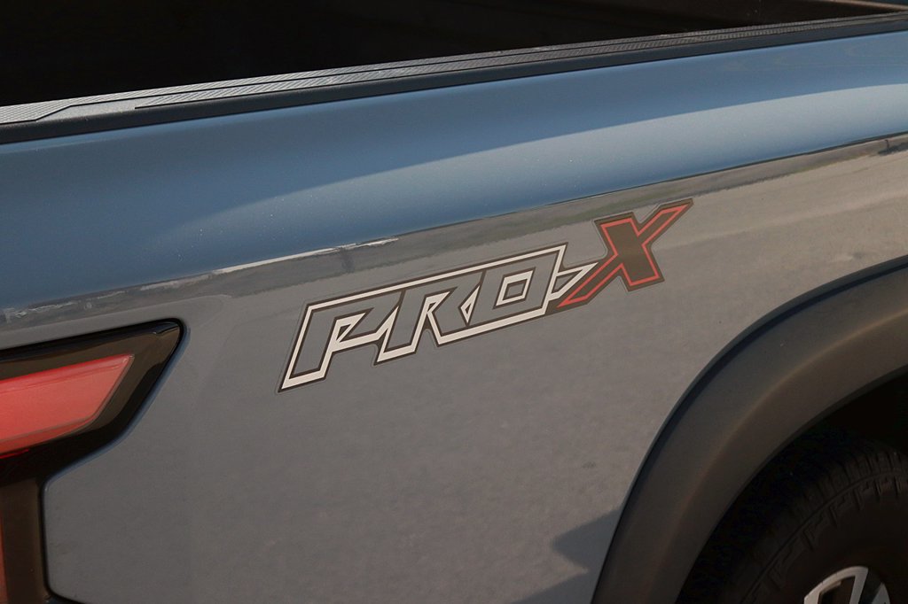 Used 2022 Nissan Frontier Pro-X w/ Technology Package RWD image 8