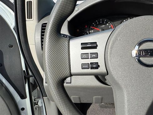 Used 2021 Nissan Frontier SV image 15