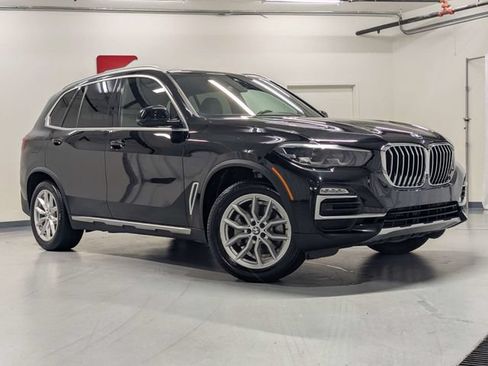 Used 2021 BMW X5 xDrive40i w/ Premium Package 2 AWD/4WD image 2