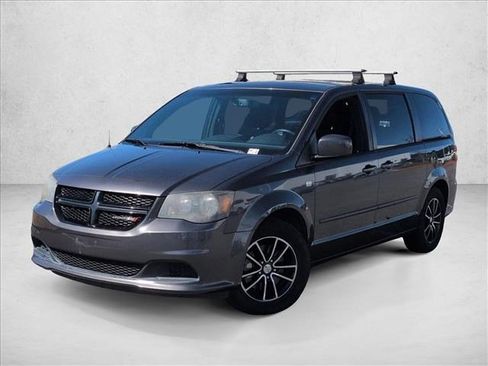 Used 2014 Dodge Grand Caravan SE image 1